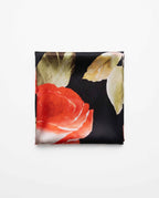 Maxi Foulard in Seta Floreale - Sfondo Nero e Rose Rosse | Serein