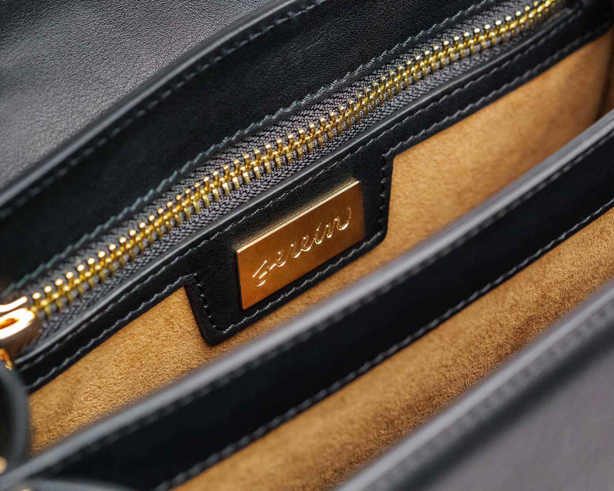ALMA | Borsa in pelle con intreccio | Nera